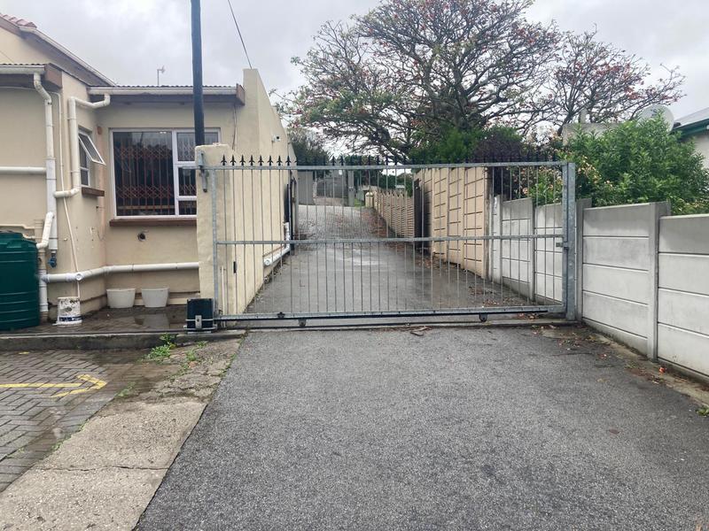 To Let Commercial Property for Rent in Newton Park Eastern Cape